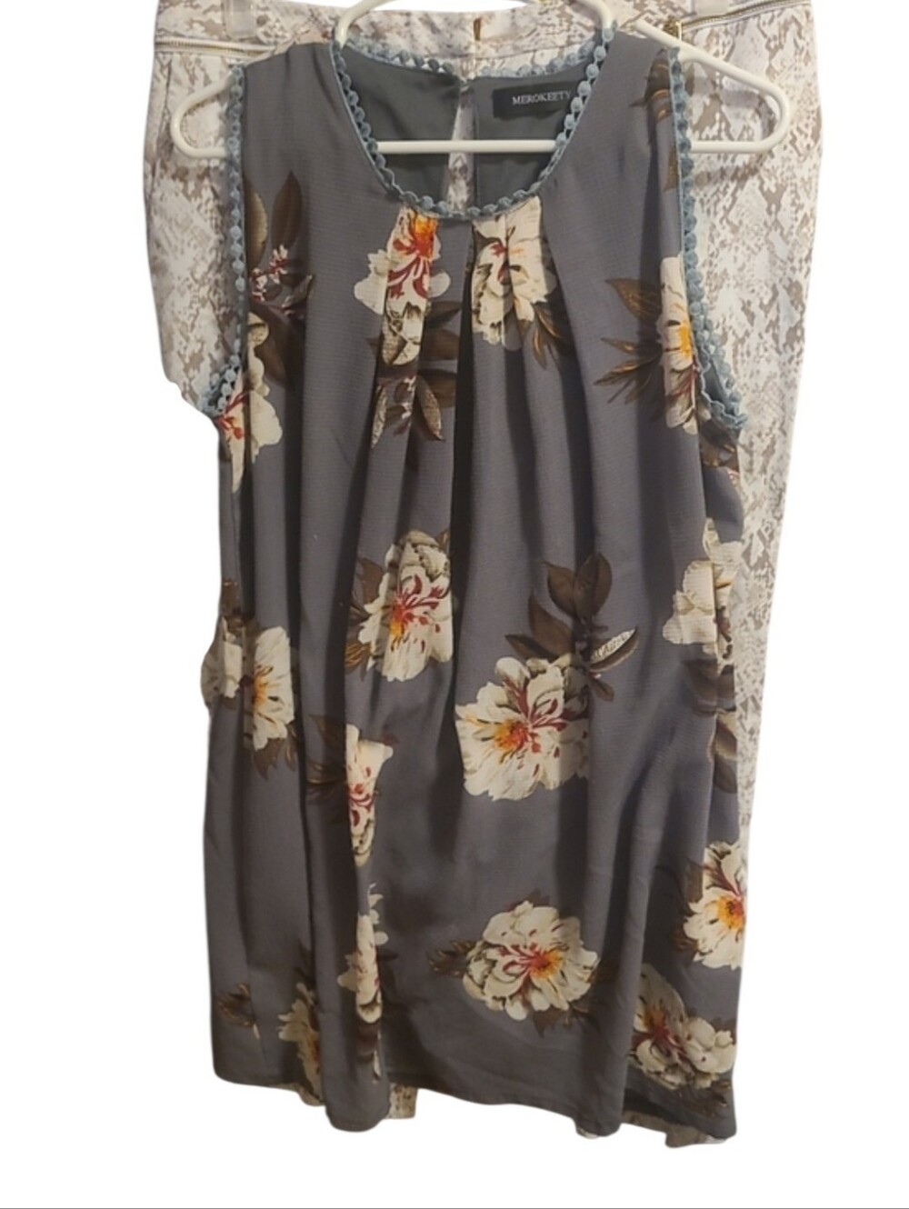 Merokeety Floral Sleeveless Gray Tank Top